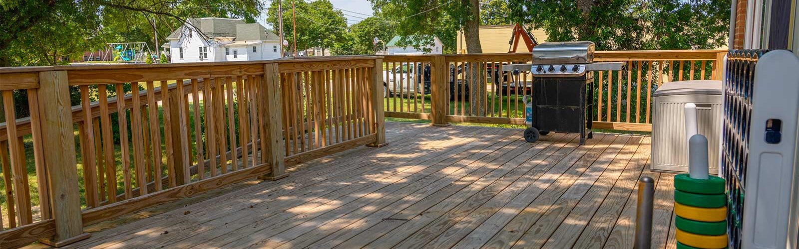 Old Deshler Library Vacation Rental - Deck